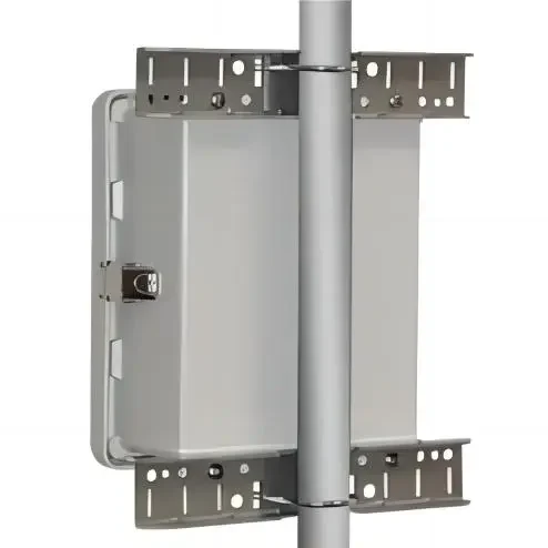 Kit de montage sur poteau pour boîtier