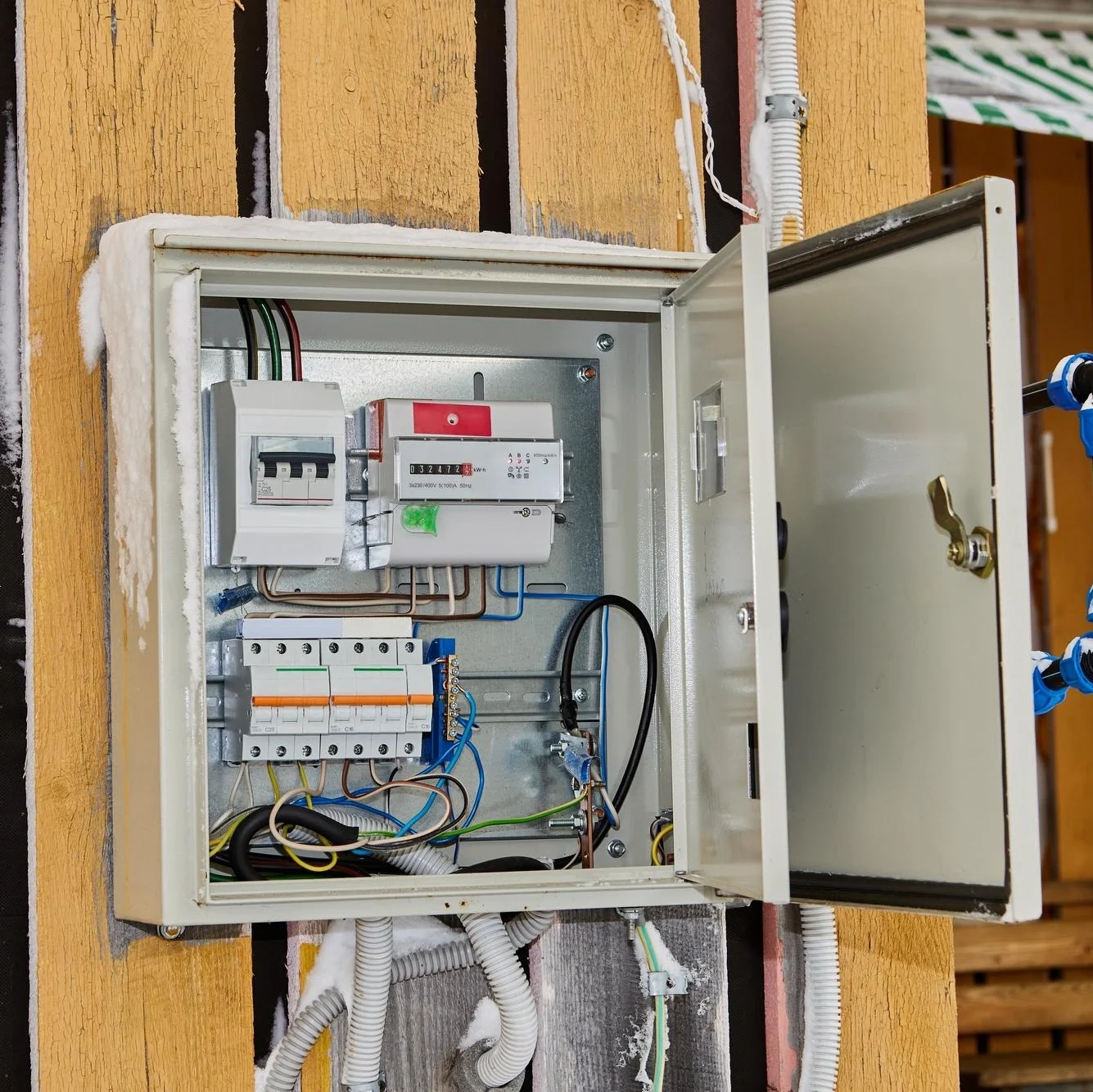 Electrical enclosure assembly - Assembly Service - E-Abel - E-Abel - Assembly Service - E-Abel - E-Abel Assemblage de coffret électrique