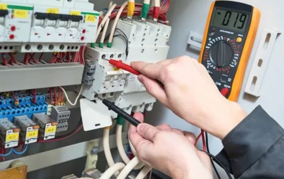Panneaux d'instrumentation et de contrôle