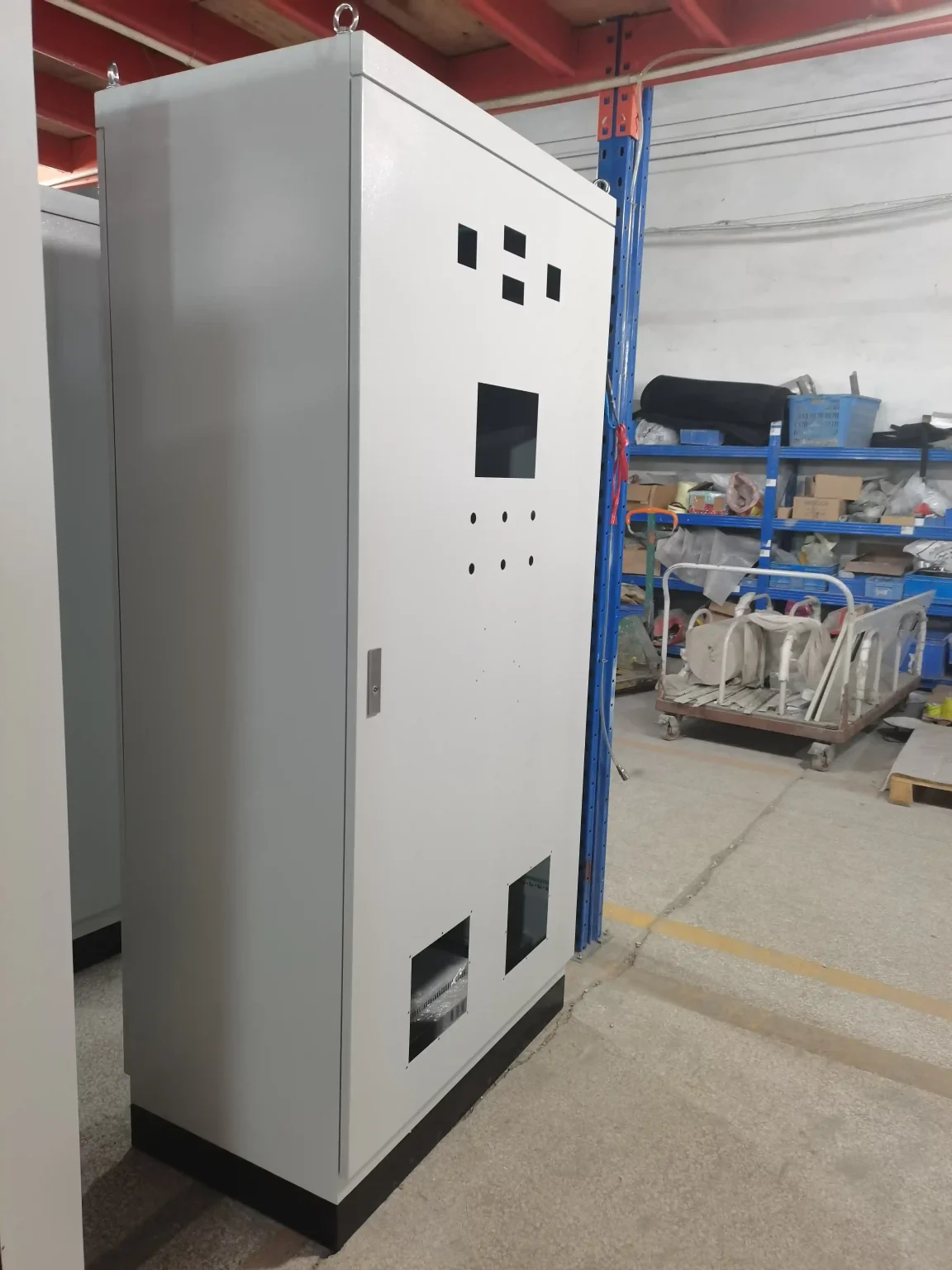 Free standing electrical cabinet for data center power system - Power Systems for Jordan Desalination Projects - E-Abel - E-Abel - Knowledge Hub - E-Abel - E-Abel Armoire électrique autonome pour système d'alimentation de centre de données